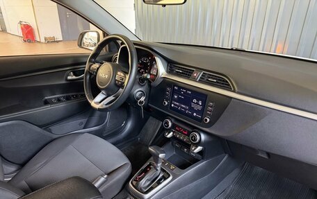 KIA Rio IV, 2021 год, 1 799 900 рублей, 6 фотография