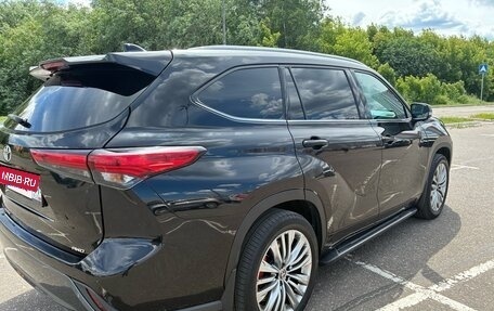 Toyota Highlander, 2023 год, 4 200 000 рублей, 4 фотография
