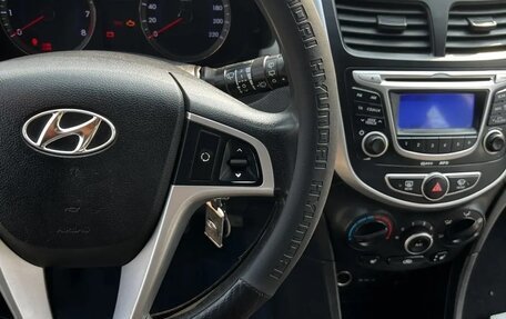 Hyundai Solaris II рестайлинг, 2012 год, 750 000 рублей, 5 фотография