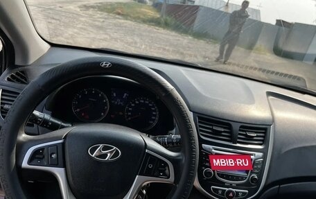 Hyundai Solaris II рестайлинг, 2012 год, 750 000 рублей, 8 фотография