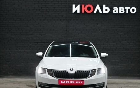 Skoda Octavia, 2017 год, 1 805 000 рублей, 2 фотография