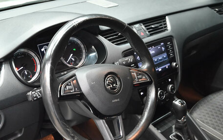 Skoda Octavia, 2017 год, 1 805 000 рублей, 16 фотография