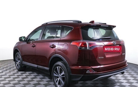 Toyota RAV4, 2017 год, 2 390 000 рублей, 8 фотография