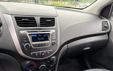 Hyundai Solaris II рестайлинг, 2016 год, 950 000 рублей, 18 фотография