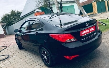 Hyundai Solaris II рестайлинг, 2014 год, 600 000 рублей, 4 фотография