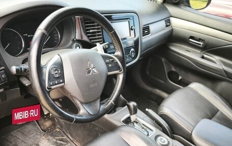 Mitsubishi Outlander III рестайлинг 3, 2013 год, 1 150 000 рублей, 8 фотография