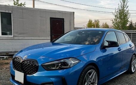BMW 1 серия, 2023 год, 1 300 000 рублей, 2 фотография