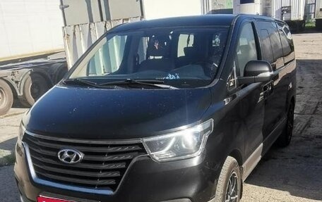 Hyundai H-1 II рестайлинг, 2019 год, 2 100 000 рублей, 1 фотография