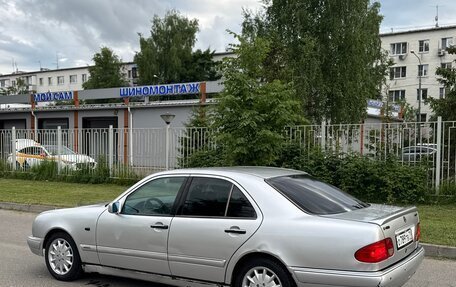 Mercedes-Benz E-Класс, 1998 год, 275 000 рублей, 6 фотография