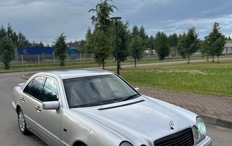 Mercedes-Benz E-Класс, 1998 год, 275 000 рублей, 4 фотография