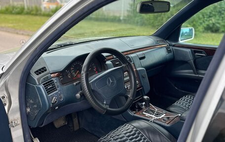 Mercedes-Benz E-Класс, 1998 год, 275 000 рублей, 12 фотография