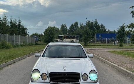 Mercedes-Benz E-Класс, 1998 год, 275 000 рублей, 10 фотография