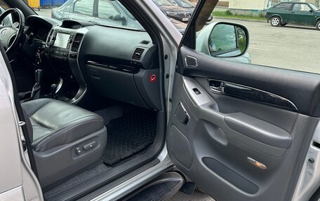 Toyota Land Cruiser Prado 120 рестайлинг, 2008 год, 2 290 000 рублей, 11 фотография