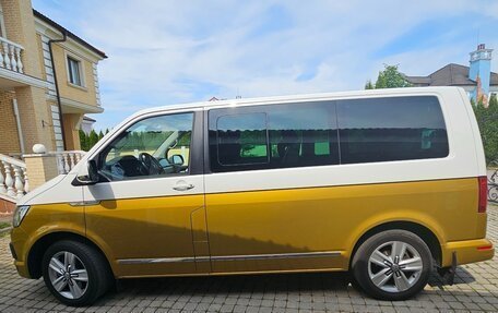 Volkswagen Multivan T6 рестайлинг, 2017 год, 4 200 000 рублей, 4 фотография