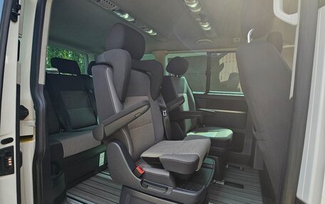 Volkswagen Multivan T6 рестайлинг, 2017 год, 4 200 000 рублей, 15 фотография