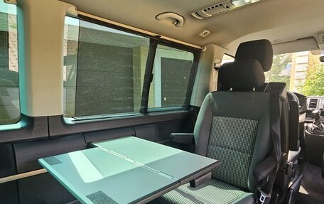 Volkswagen Multivan T6 рестайлинг, 2017 год, 4 200 000 рублей, 17 фотография