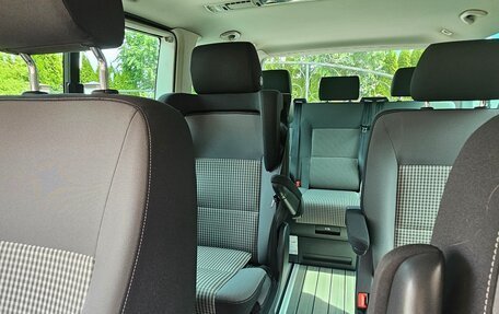 Volkswagen Multivan T6 рестайлинг, 2017 год, 4 200 000 рублей, 13 фотография