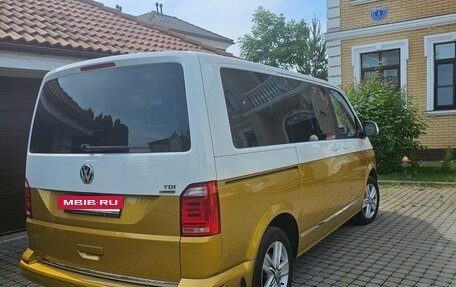 Volkswagen Multivan T6 рестайлинг, 2017 год, 4 200 000 рублей, 8 фотография