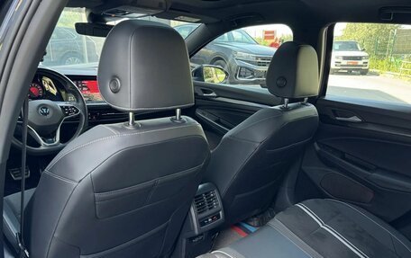 Volkswagen Golf VIII, 2020 год, 2 690 000 рублей, 30 фотография