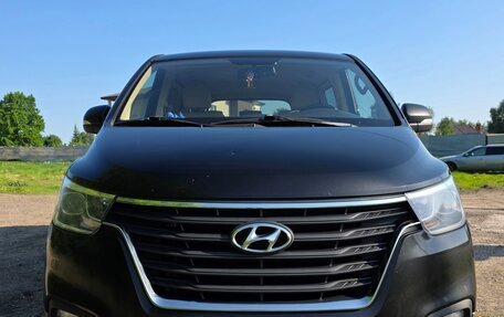 Hyundai H-1 II рестайлинг, 2019 год, 2 100 000 рублей, 3 фотография