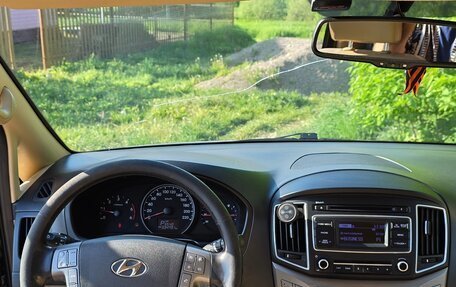 Hyundai H-1 II рестайлинг, 2019 год, 2 100 000 рублей, 18 фотография
