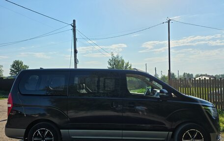Hyundai H-1 II рестайлинг, 2019 год, 2 100 000 рублей, 24 фотография