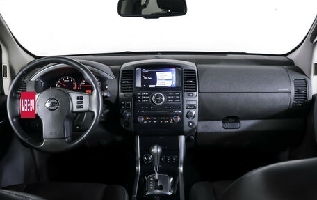 Nissan Pathfinder, 2011 год, 1 099 000 рублей, 16 фотография