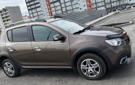 Renault Sandero II рестайлинг, 2018 год, 999 000 рублей, 1 фотография
