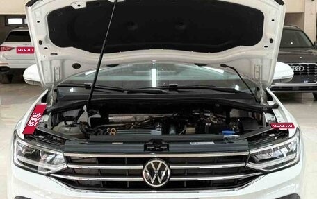 Volkswagen Tiguan II, 2023 год, 2 857 000 рублей, 4 фотография