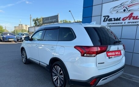 Mitsubishi Outlander III рестайлинг 3, 2019 год, 2 297 000 рублей, 4 фотография