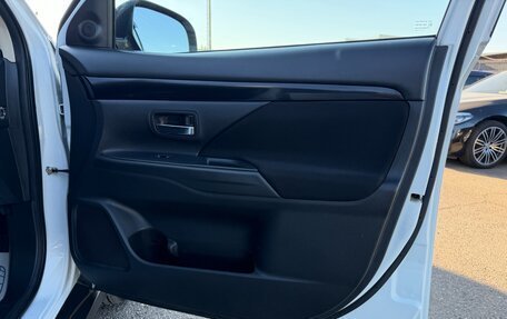 Mitsubishi Outlander III рестайлинг 3, 2019 год, 2 297 000 рублей, 17 фотография