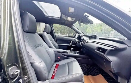 Lexus UX I, 2023 год, 1 900 000 рублей, 15 фотография