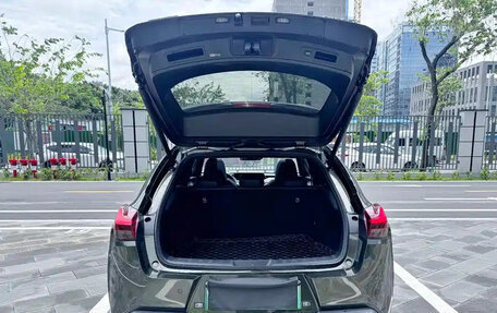Lexus UX I, 2023 год, 1 900 000 рублей, 22 фотография