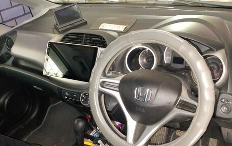 Honda Fit III, 2008 год, 750 000 рублей, 6 фотография