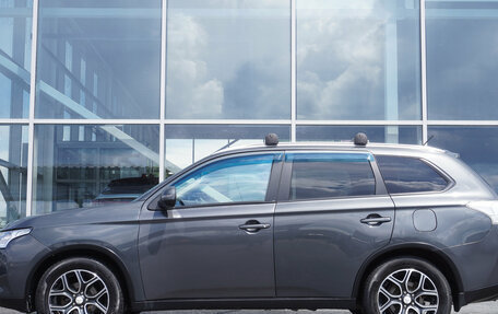 Mitsubishi Outlander III рестайлинг 3, 2014 год, 1 295 000 рублей, 8 фотография