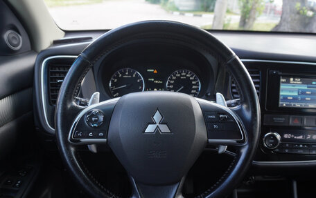 Mitsubishi Outlander III рестайлинг 3, 2014 год, 1 295 000 рублей, 13 фотография