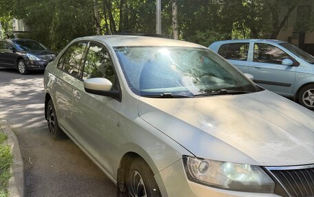 Skoda Rapid I, 2014 год, 700 000 рублей, 2 фотография
