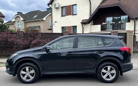 Toyota RAV4, 2015 год, 1 735 000 рублей, 2 фотография