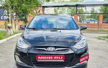 Hyundai Solaris II рестайлинг, 2014 год, 780 000 рублей, 2 фотография