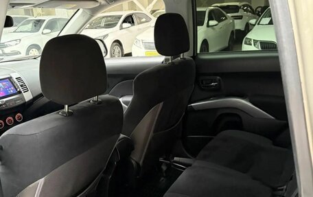 Mitsubishi Outlander III рестайлинг 3, 2008 год, 920 000 рублей, 14 фотография