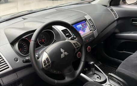 Mitsubishi Outlander III рестайлинг 3, 2008 год, 920 000 рублей, 16 фотография