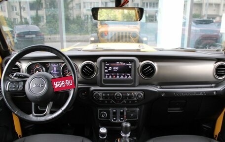 Jeep Wrangler, 2018 год, 4 200 000 рублей, 14 фотография