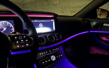 Mercedes-Benz E-Класс, 2019 год, 4 050 000 рублей, 13 фотография
