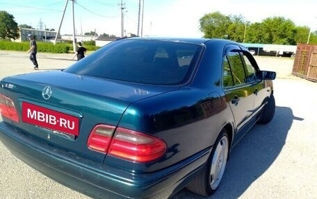Mercedes-Benz E-Класс, 1997 год, 470 000 рублей, 3 фотография