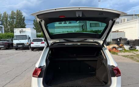 Volkswagen Tiguan II, 2018 год, 3 090 000 рублей, 19 фотография