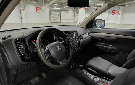 Mitsubishi Outlander III рестайлинг 3, 2014 год, 1 619 000 рублей, 16 фотография