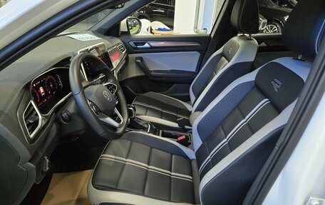 Volkswagen T-Roc I, 2023 год, 1 385 000 рублей, 6 фотография