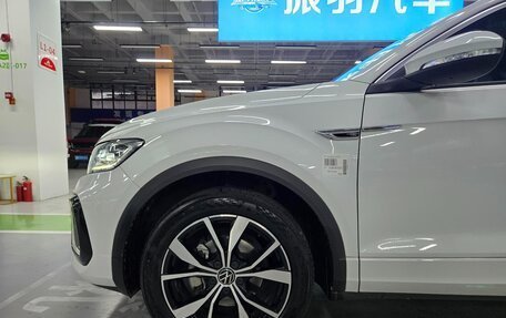 Volkswagen T-Roc I, 2023 год, 1 385 000 рублей, 21 фотография