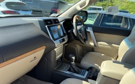 Toyota Land Cruiser Prado 150 рестайлинг 2, 2019 год, 4 700 000 рублей, 12 фотография
