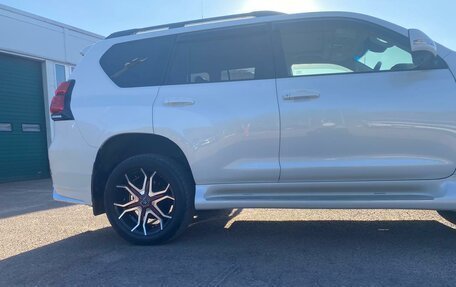 Toyota Land Cruiser Prado 150 рестайлинг 2, 2019 год, 4 700 000 рублей, 20 фотография